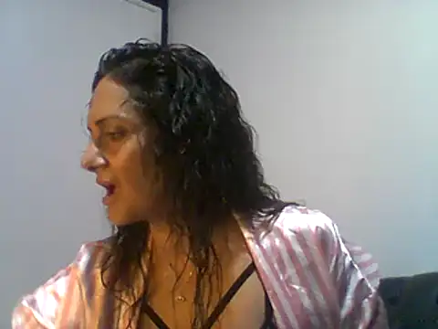 dulcefanny online show from April 20, 2026, 10:40 am