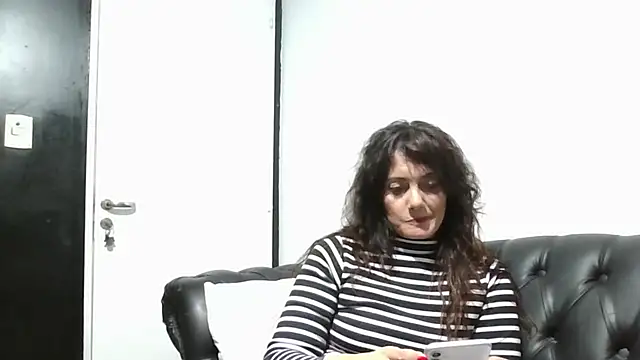 dulcefanny online show from July 5, 2026, 4:07 am