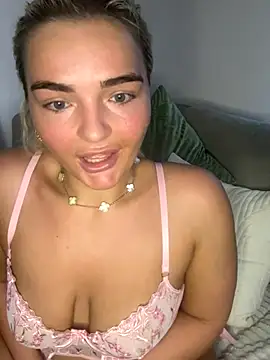 Snapshot of BelleXx chatting on September 21, 2025, 5:53 am BelleXx online show from September 21, 2025, 5:53 am