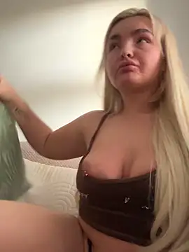 Snapshot of BelleXx chatting on November 8, 2025, 3:12 pm BelleXx online show from November 8, 2025, 3:12 pm