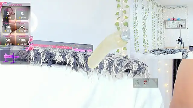Snapshot of Ashley__Jones__ chatting on June 4, 2026, 9:04 am Ashley Jones online show from June 4, 2026, 9:04 am