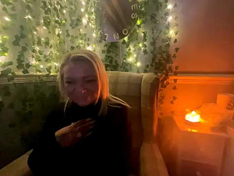 BonnyDesire online show from November 16, 2025, 4:34 pm