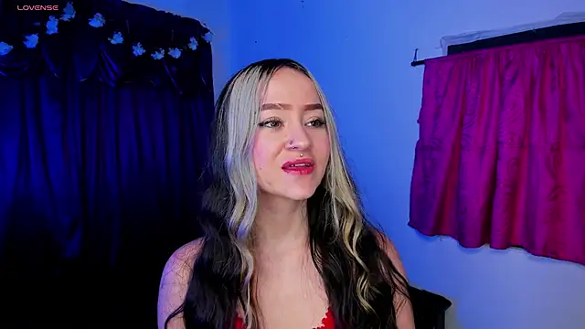 Shairaclark  online show from March 26, 2026, 12:50 am