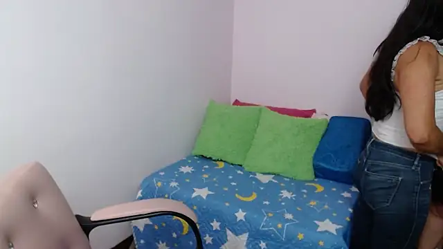 camilavargas  online show from March 18, 2026, 8:34 pm