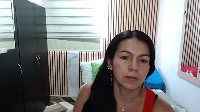 camilavargas  online show from May 25, 2026, 7:20 pm