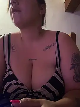Emilie 1 online show from May 23, 2026, 9:41 pm
