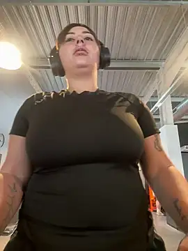 Emilie 1 online show from June 9, 2026, 1:34 pm