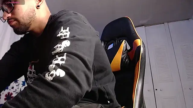 Chrys harris77 online show from December 16, 2025, 11:43 pm