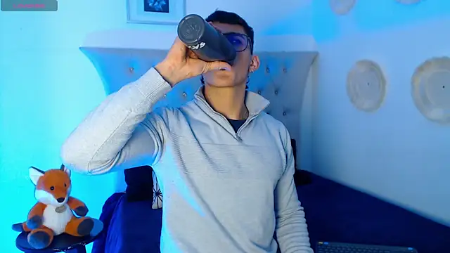 SalvadorFit online show from November 4, 2025, 8:41 pm