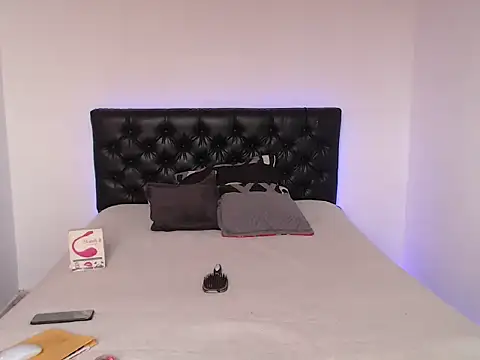 Lunadool online show from March 26, 2026, 2:11 pm