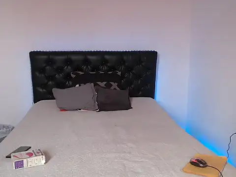 Lunadool online show from April 9, 2026, 2:00 pm