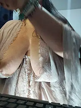 LucyDiamonds1 online show from March 29, 2026, 8:58 am