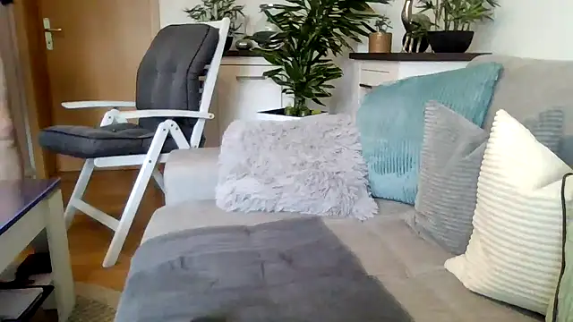 Snapshot of pup_benji chatting on May 9, 2026, 2:22 pm pup benji online show from May 9, 2026, 2:22 pm