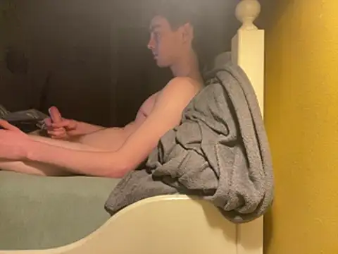 Snapshot of Randy9222 chatting on April 2, 2026, 8:17 pm Randy9222 online show from April 2, 2026, 8:17 pm