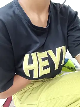 sassyishhu76 online show from February 22, 2026, 2:26 pm