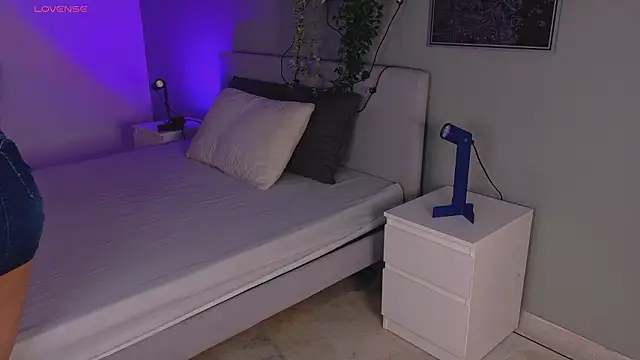 KeendraFox  online show from March 13, 2026, 10:11 am