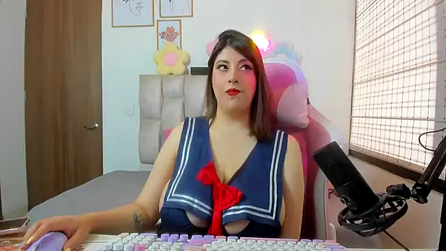 queenalexxa111 online show from May 13, 2026, 12:57 pm