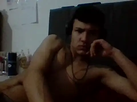 Snapshot of El_awo_ chatting on September 22, 2025, 4:14 am El awo  online show from September 22, 2025, 4:14 am