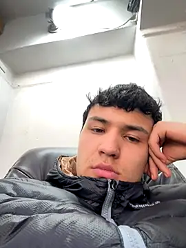 Snapshot of El_awo_ chatting on October 12, 2025, 8:41 pm El awo  online show from October 12, 2025, 8:41 pm