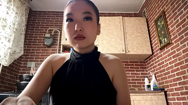 EmmaLeexth online show from March 8, 2026, 10:08 am