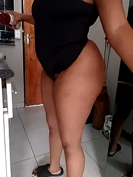 FeminineLady online show from February 17, 2026, 8:44 am