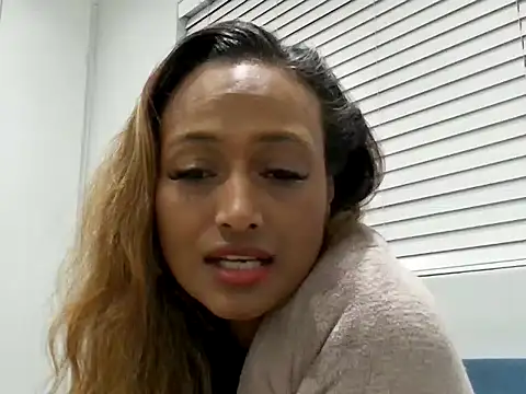 Snapshot of Queen-Of-The-South chatting on October 14, 2025, 9:26 pm Queen-Of-The-South online show from October 14, 2025, 9:26 pm