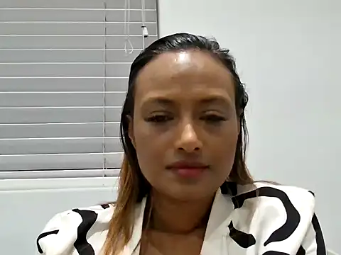 Snapshot of Queen-Of-The-South chatting on October 18, 2025, 5:35 pm Queen-Of-The-South online show from October 18, 2025, 5:35 pm
