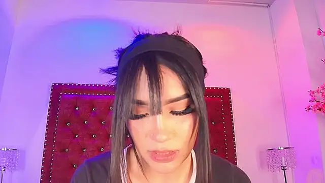 Snapshot of Kitty_rouusse chatting on October 19, 2025, 3:07 am Kitty rouusse online show from October 19, 2025, 3:07 am