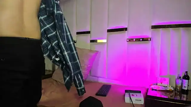 ANLLELOAndANGELA online show from October 26, 2025, 6:03 pm