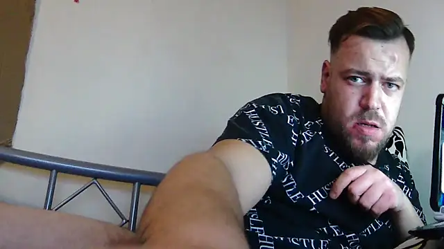 Snapshot of BiologicCargo752 chatting on December 5, 2025, 7:54 pm BiologicCargo752 online show from December 5, 2025, 7:54 pm