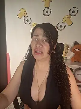 Snapshot of Lina_444 chatting on June 19, 2026, 9:51 pm Lina 444 online show from June 19, 2026, 9:51 pm