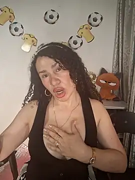 Snapshot of Lina_444 chatting on June 25, 2026, 10:25 pm Lina 444 online show from June 25, 2026, 10:25 pm