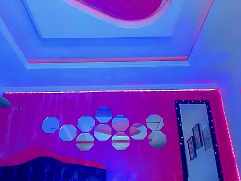 Julia Bulette1 online show from September 26, 2025, 2:48 am