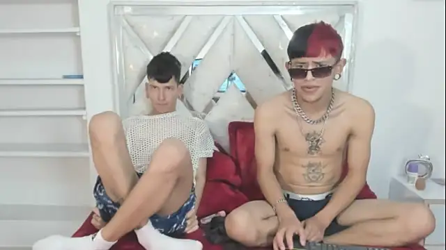 DemianSalvatore online show from October 14, 2025, 10:32 pm