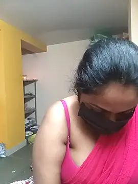 Snapshot of queendivya chatting on February 4, 2026, 1:22 am queendivya online show from February 4, 2026, 1:22 am