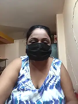 Snapshot of queendivya chatting on February 7, 2026, 5:33 am queendivya online show from February 7, 2026, 5:33 am