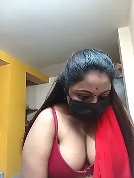 Snapshot of queendivya chatting on February 21, 2026, 2:40 pm queendivya online show from February 21, 2026, 2:40 pm