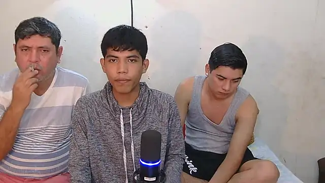 P4NT0J4 online show from April 17, 2026, 5:43 am