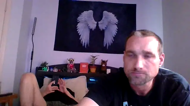 Snapshot of LeeDank chatting on December 2, 2025, 7:42 pm LeeDank online show from December 2, 2025, 7:42 pm