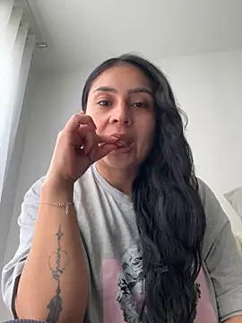 amyross s1 online show from September 26, 2025, 4:22 pm