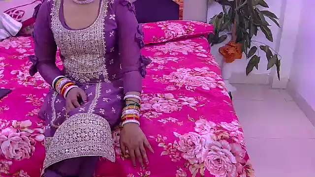 Lovelyy-couple online show from March 22, 2026, 4:21 pm