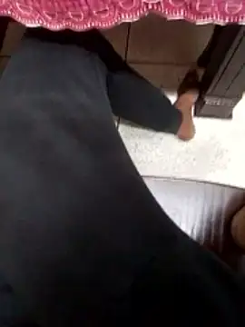 crish09 online show from November 7, 2025, 2:39 pm