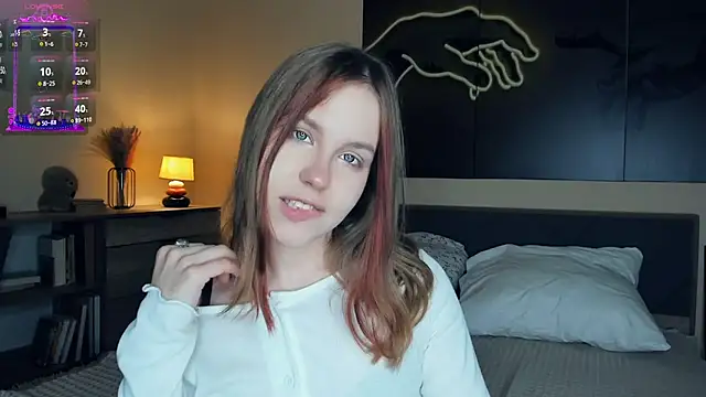 MaliaBourraine online show from October 11, 2025, 9:19 am