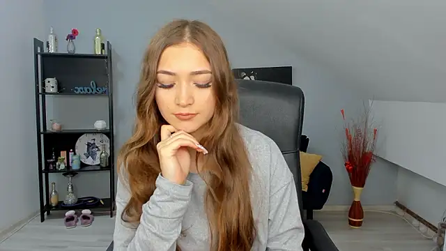 EllaClarke online show from March 31, 2026, 10:15 am