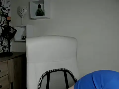 NinaBlond1 online show from September 30, 2025, 5:45 am