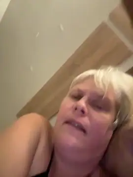 VyC7564 online show from November 5, 2025, 12:10 am