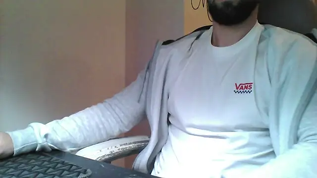 Snapshot of yourfantasy777 chatting on February 27, 2026, 8:31 pm yourfantasy777 online show from February 27, 2026, 8:31 pm