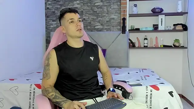 Snapshot of BooyHott_ chatting on January 10, 2026, 7:15 pm BooyHott online show from January 10, 2026, 7:15 pm