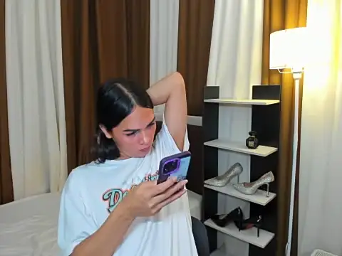 Sedictive Samantha online show from November 26, 2025, 4:02 am