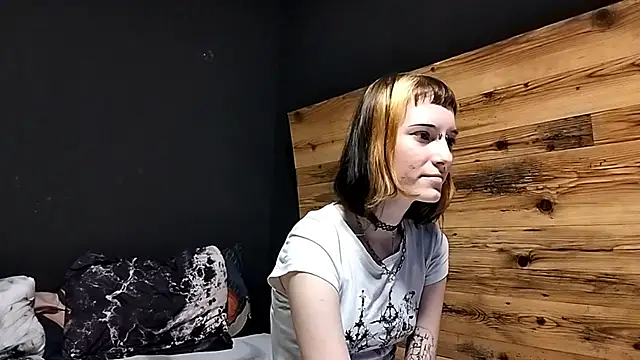 Snapshot of JenaeRadloff chatting on October 7, 2025, 6:21 am JenaeRadloff online show from October 7, 2025, 6:21 am